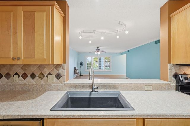 2294 SWEDISH DRIVE 8, Clearwater, FL 33763