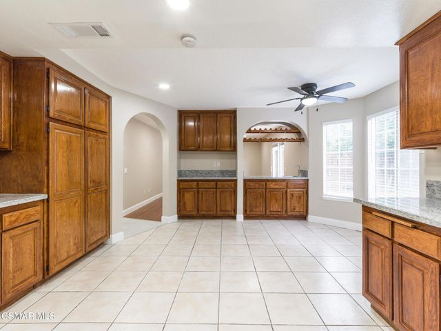 382 Rockedge Drive, Oak Park, CA 91377