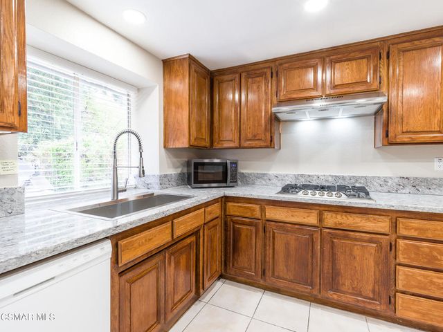 382 Rockedge Drive, Oak Park, CA 91377