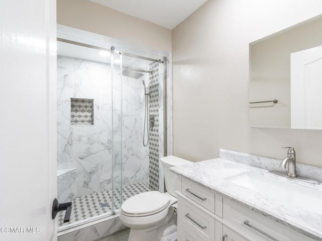 382 Rockedge Drive, Oak Park, CA 91377