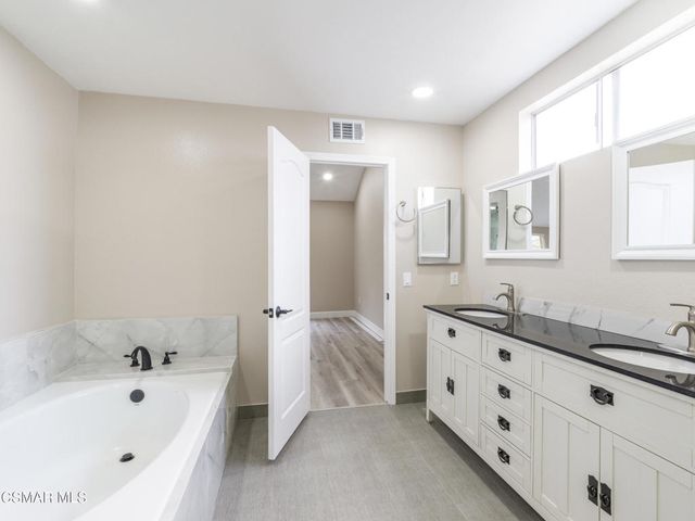 382 Rockedge Drive, Oak Park, CA 91377