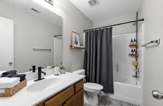 3521 Apple Valley Way, Dallas, TX 75227