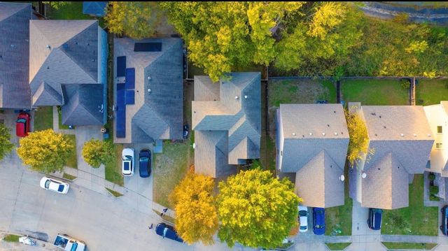 3521 Apple Valley Way, Dallas, TX 75227