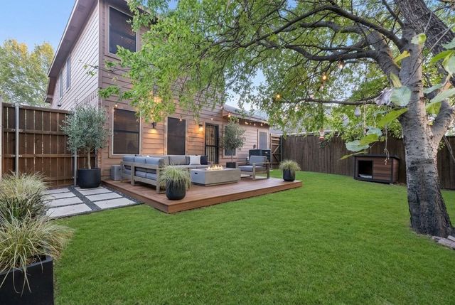 3521 Apple Valley Way, Dallas, TX 75227