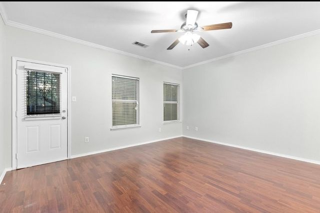 3521 Apple Valley Way, Dallas, TX 75227