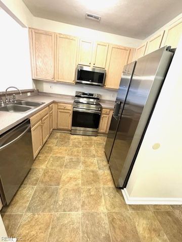 2264 Bizzone CIR, Virginia Beach, VA 23464