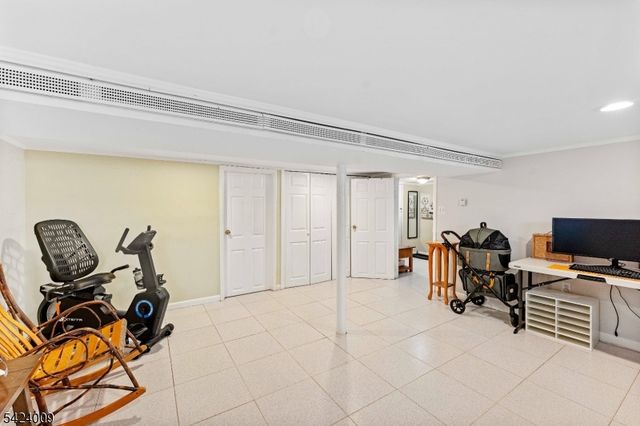 15 Melrose Ter, Elizabeth City, NJ 07208