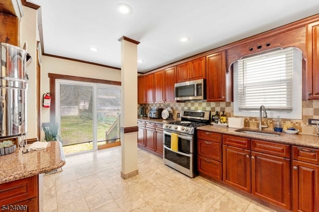 15 Melrose Ter, Elizabeth City, NJ 07208