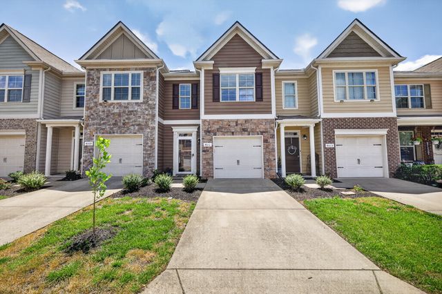 4011 Cannonsgate Ln, Murfreesboro, TN 37128