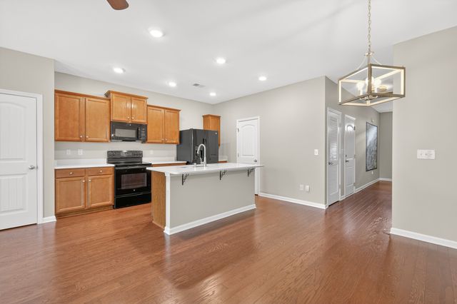 4011 Cannonsgate Ln, Murfreesboro, TN 37128