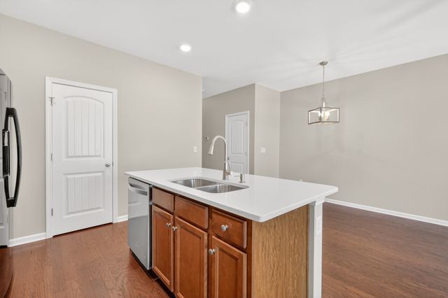 4011 Cannonsgate Ln, Murfreesboro, TN 37128