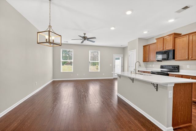 4011 Cannonsgate Ln, Murfreesboro, TN 37128