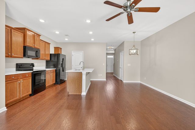 4011 Cannonsgate Ln, Murfreesboro, TN 37128