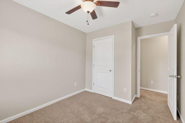 4011 Cannonsgate Ln, Murfreesboro, TN 37128