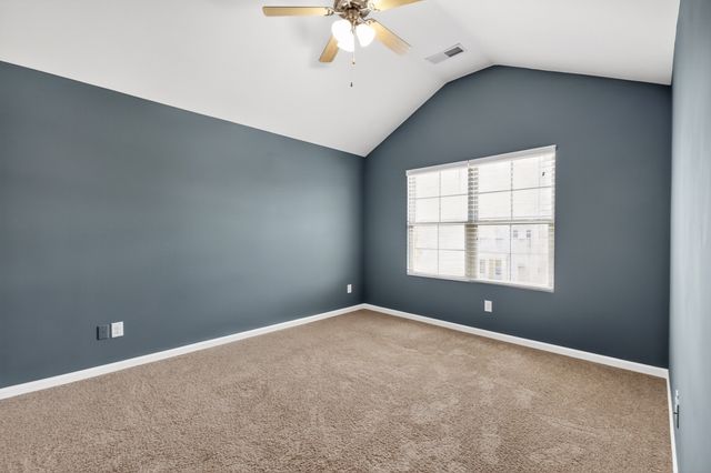 4011 Cannonsgate Ln, Murfreesboro, TN 37128