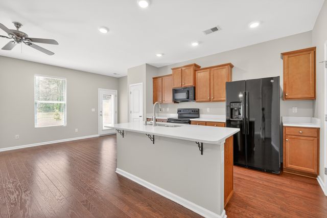 4011 Cannonsgate Ln, Murfreesboro, TN 37128