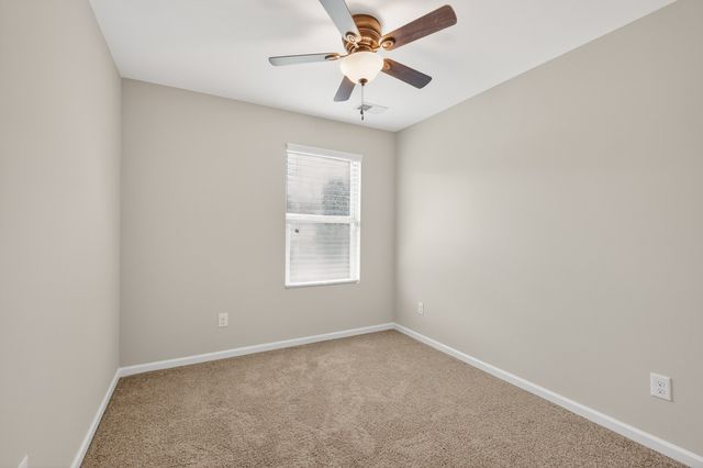 4011 Cannonsgate Ln, Murfreesboro, TN 37128