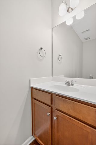 4011 Cannonsgate Ln, Murfreesboro, TN 37128