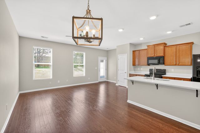 4011 Cannonsgate Ln, Murfreesboro, TN 37128