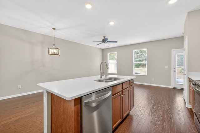 4011 Cannonsgate Ln, Murfreesboro, TN 37128