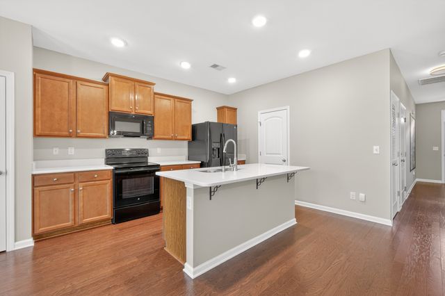 4011 Cannonsgate Ln, Murfreesboro, TN 37128
