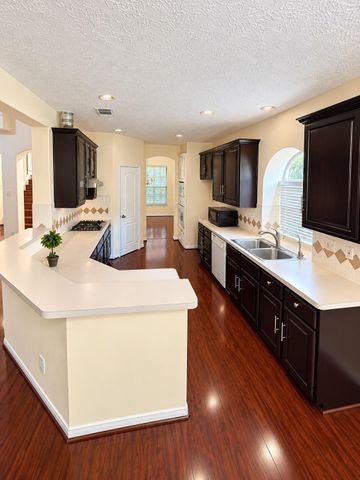 707 S Marathon Way, Stafford, TX 77477