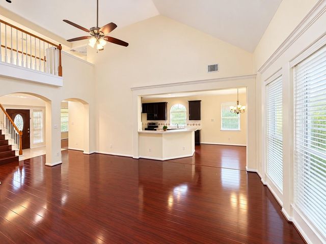 707 S Marathon Way, Stafford, TX 77477