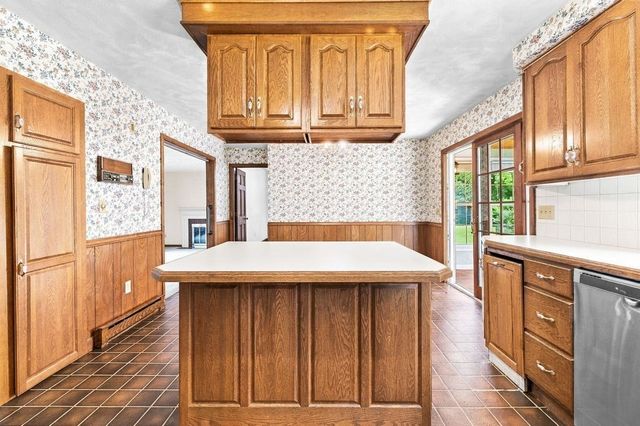 45 Wheeler St, Rehoboth, MA 02769