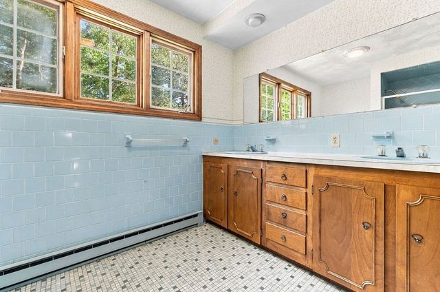 45 Wheeler St, Rehoboth, MA 02769