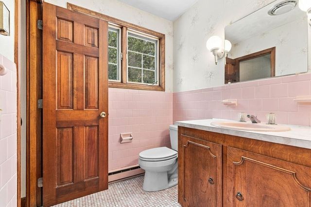 45 Wheeler St, Rehoboth, MA 02769