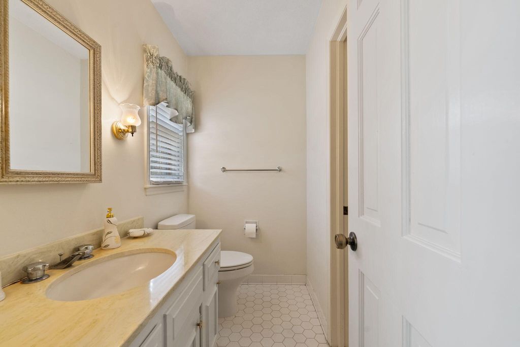 Image 17 of property listing at 506 Witherspoon Street, Kingstree, SC 29556