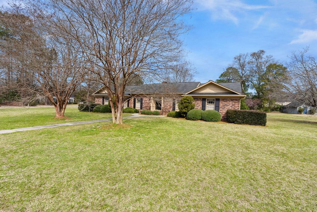 Image 2 of property listing at 506 Witherspoon Street, Kingstree, SC 29556