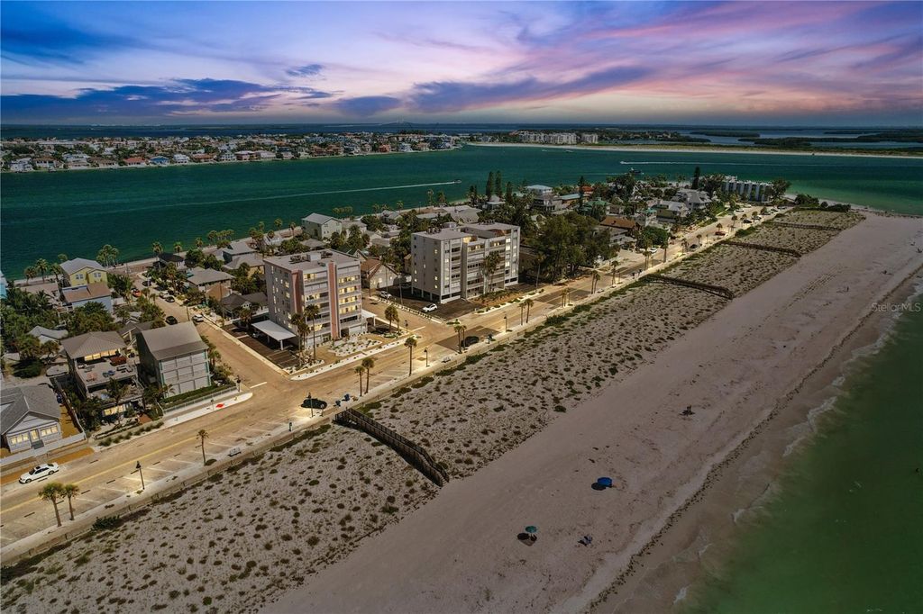555 GULF WAY 6S, St Pete Beach, FL 33706