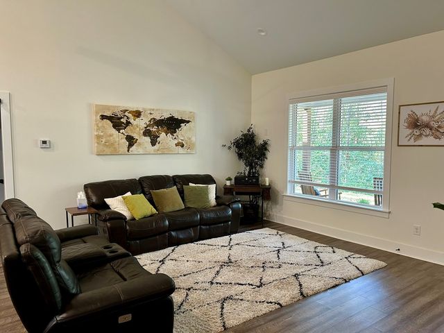 220 N Wood Avenue, Pine Mountain, GA 31822