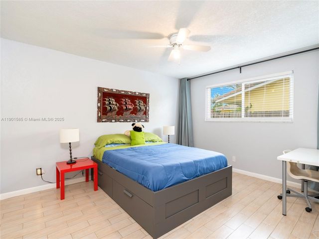 5124 Mckinley St, Hollywood, FL 33021