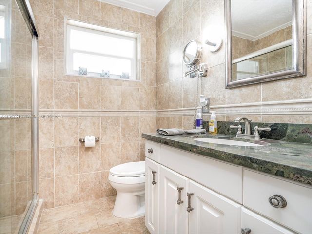5124 Mckinley St, Hollywood, FL 33021