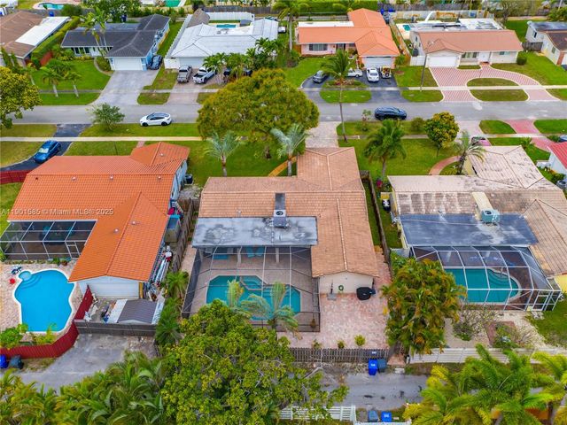 5124 Mckinley St, Hollywood, FL 33021