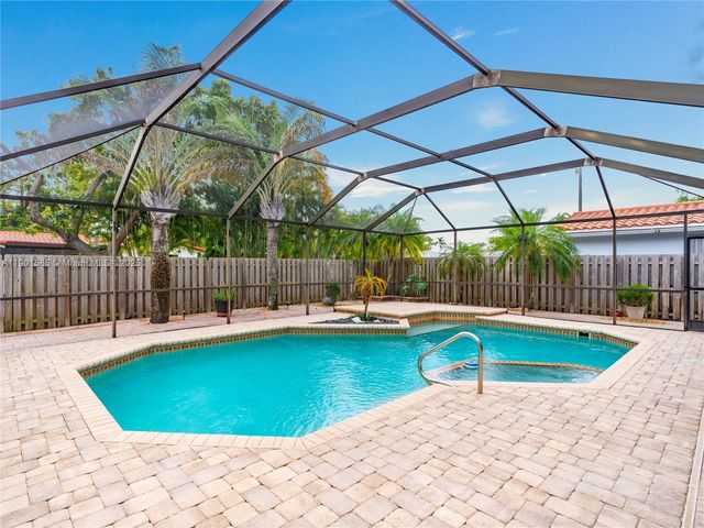 5124 Mckinley St, Hollywood, FL 33021