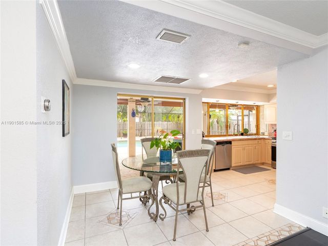 5124 Mckinley St, Hollywood, FL 33021