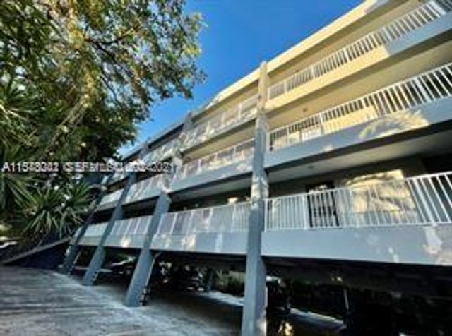 645 NE 121st Street 307, North Miami, FL 33161