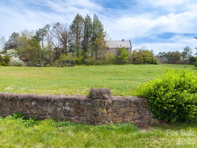 99999 Pine Acre Boulevard 3, Asheville, NC 28804