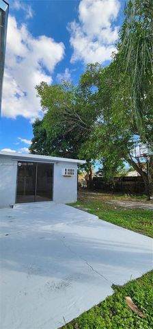 7808 SW 7th St 7808, North Lauderdale, FL 33068