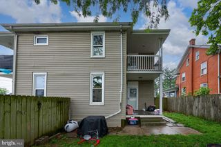 305 N MARKET ST, Elizabethtown, PA 17022