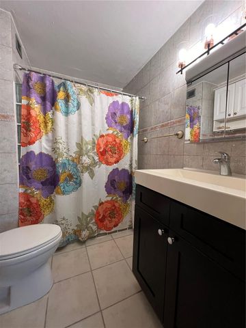 6410 ISLA VERDE AVENUE 2-E, Carolina, PR 00979