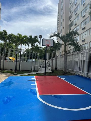 6410 ISLA VERDE AVENUE 2-E, Carolina, PR 00979