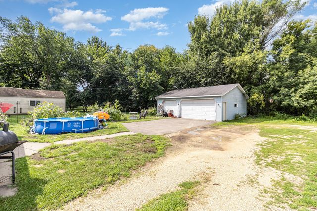 656 2nd Street N, Bayport, MN 55003