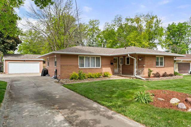 4316 41st Street, Des Moines, IA 50310