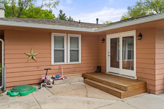 4316 41st Street, Des Moines, IA 50310