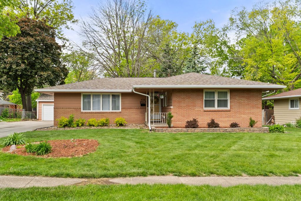 4316 41st Street, Des Moines, IA 50310