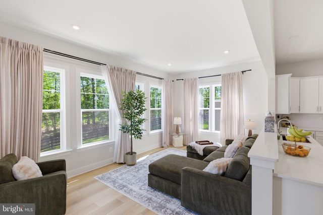 8678 SYCAMORE SPRINGS WAY, Manassas, VA 20112